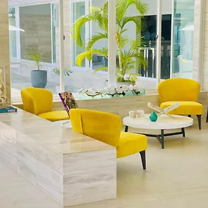 La Vue Boutique ***** Calliaqua